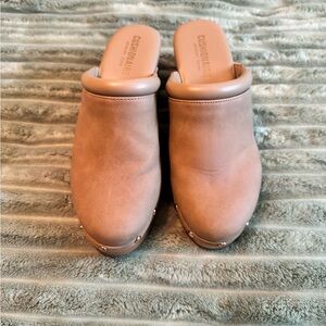 Women's light brown Slip-On Clogs